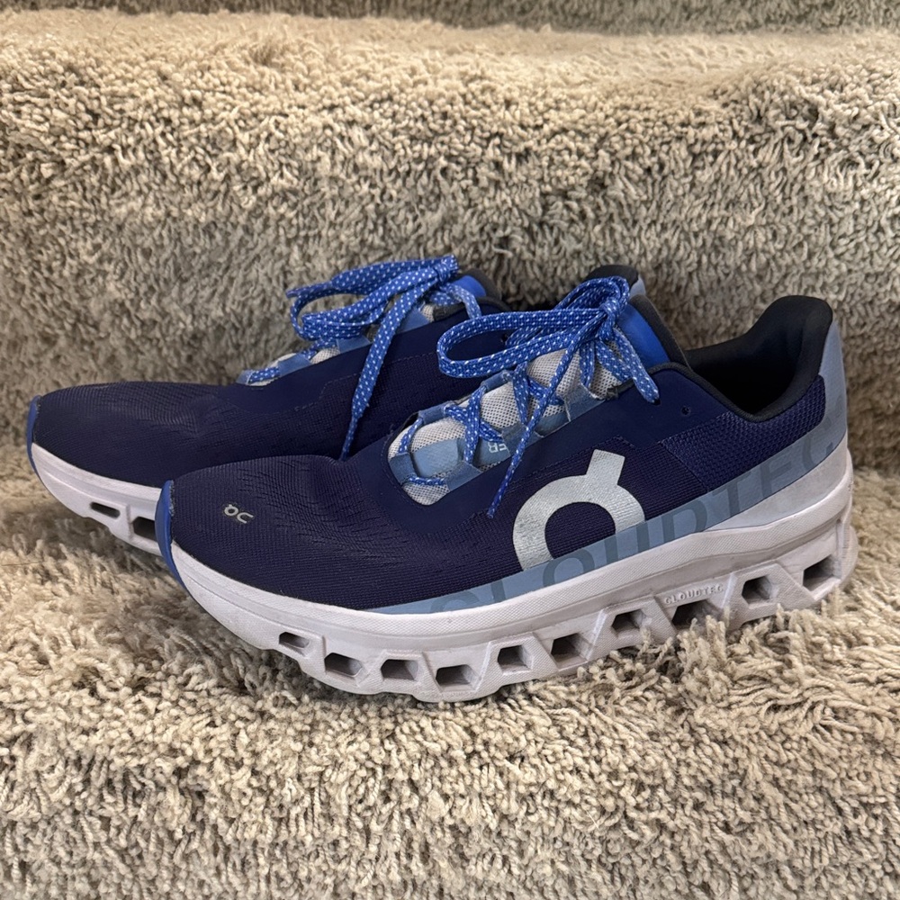 On Could OC Monster Women's Size 9.5 Athletic Shoes